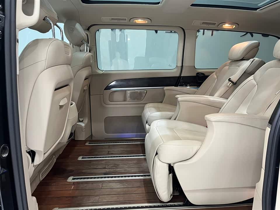 Mercedes-Benz V-class