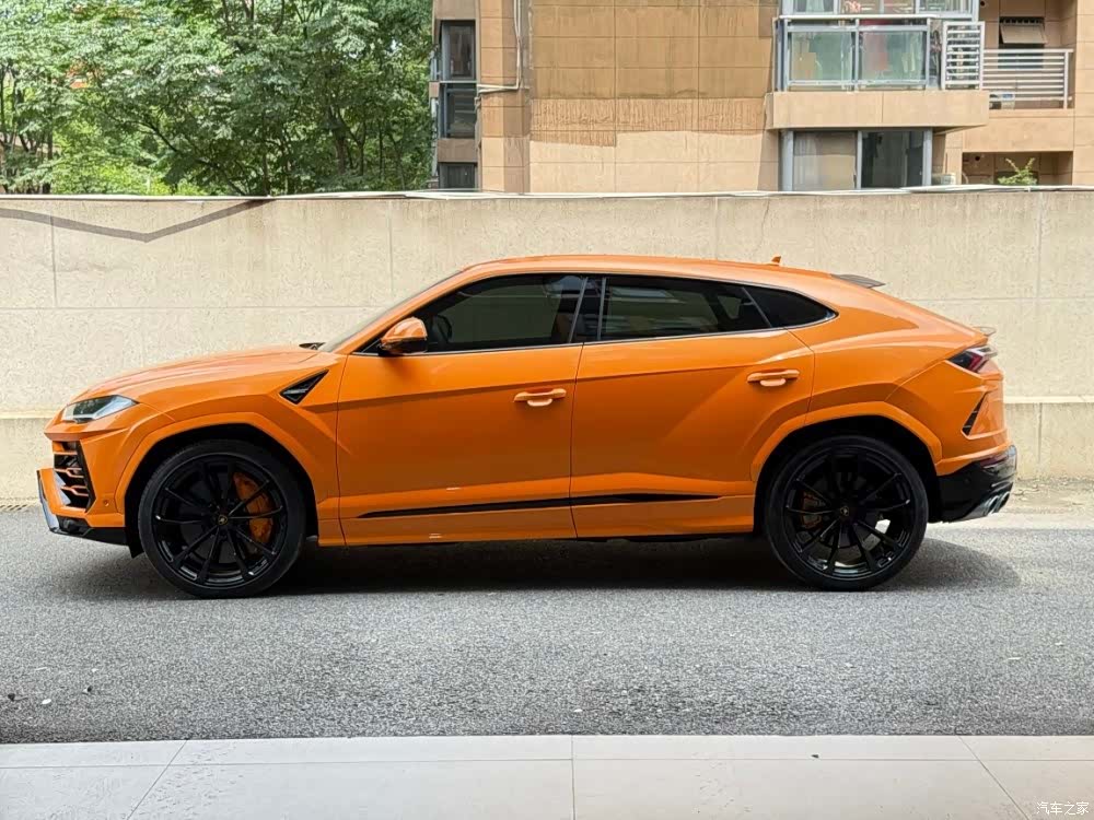 Lamborghini Urus, 2023 29