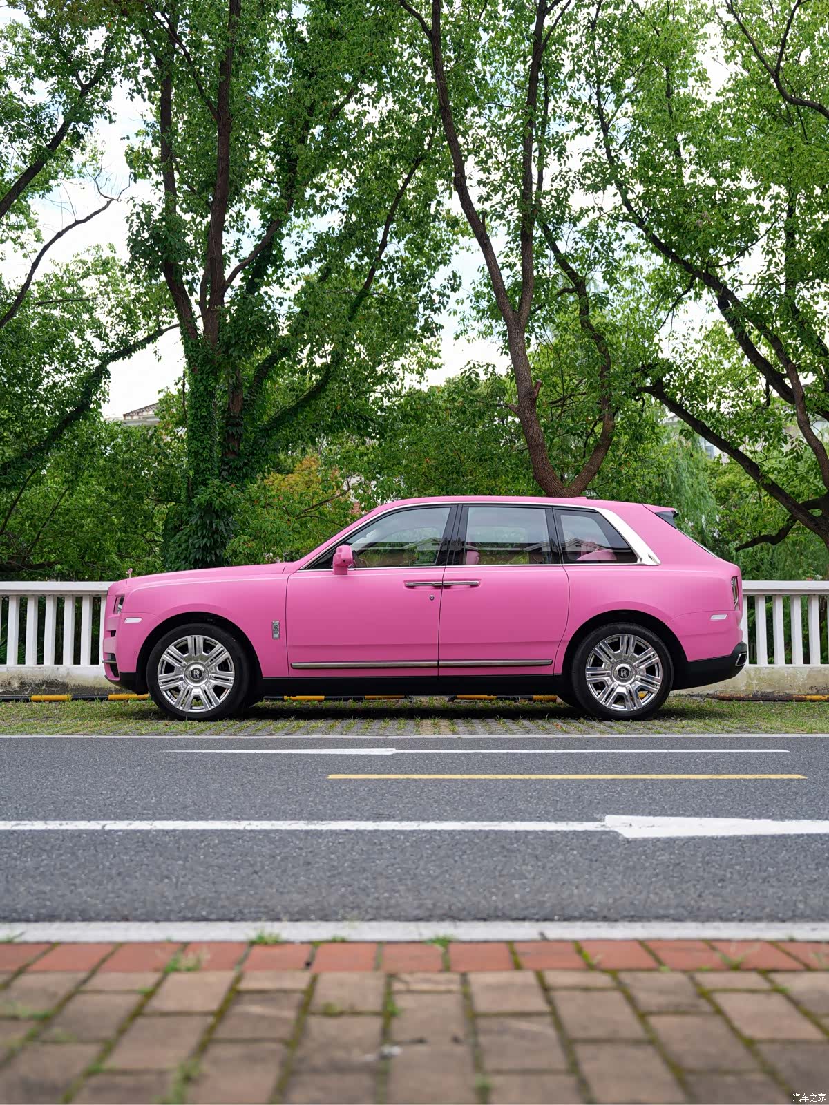 Rolls-Royce Cullinan, 2023 11