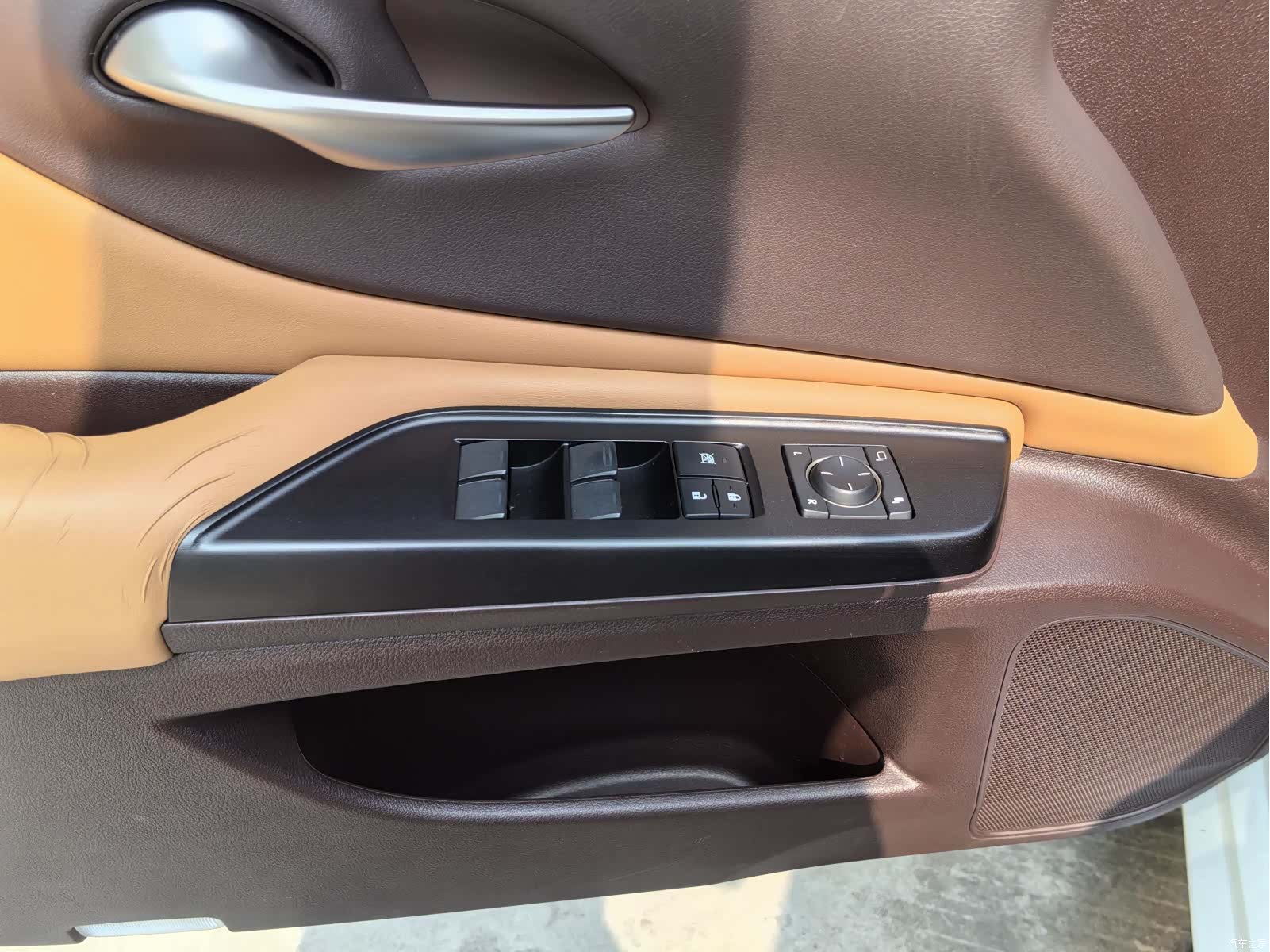 Lexus ES, 2019 14