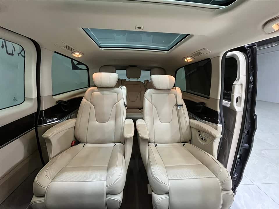 Mercedes-Benz V-class