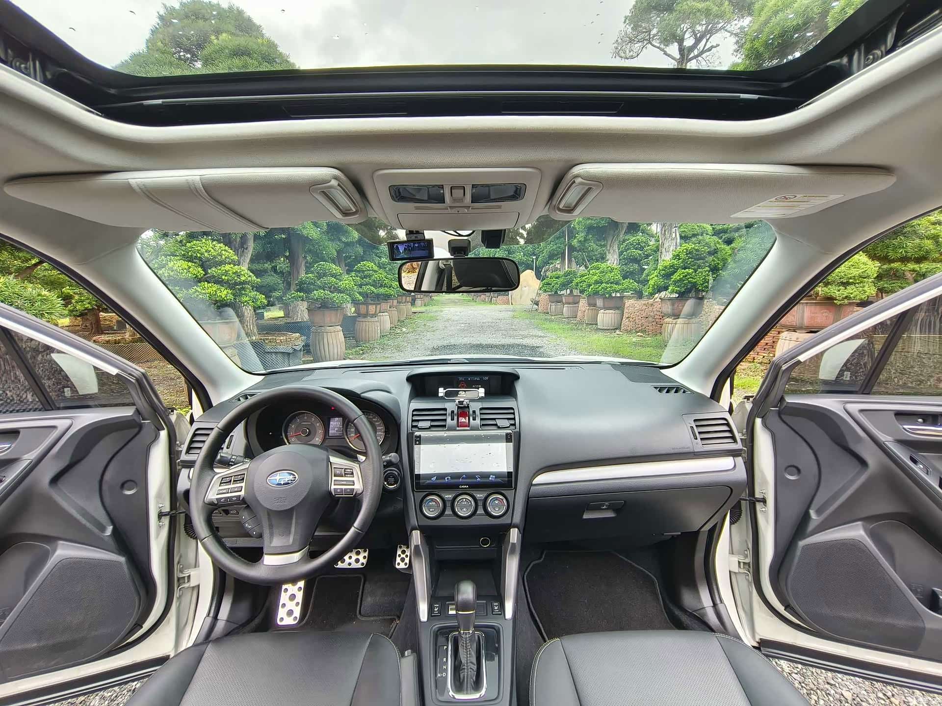 Subaru Forester, 2015 все фото