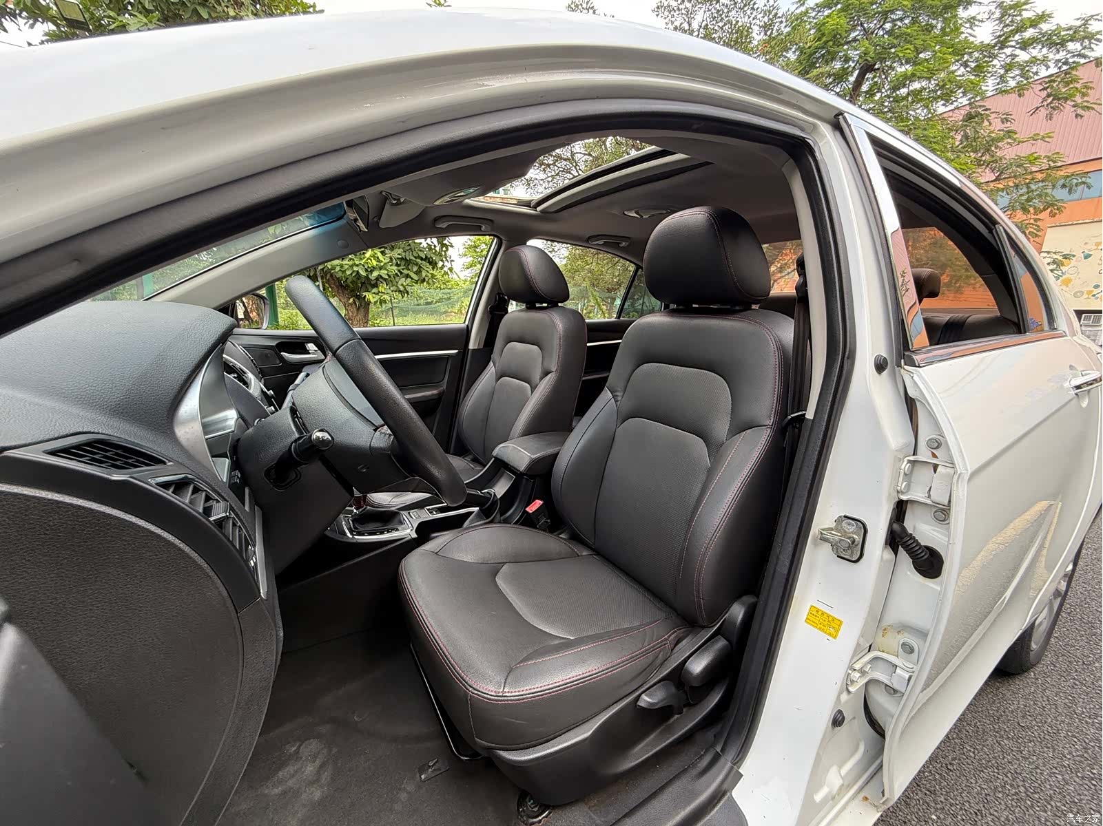 Geely Emgrand, 2015 9