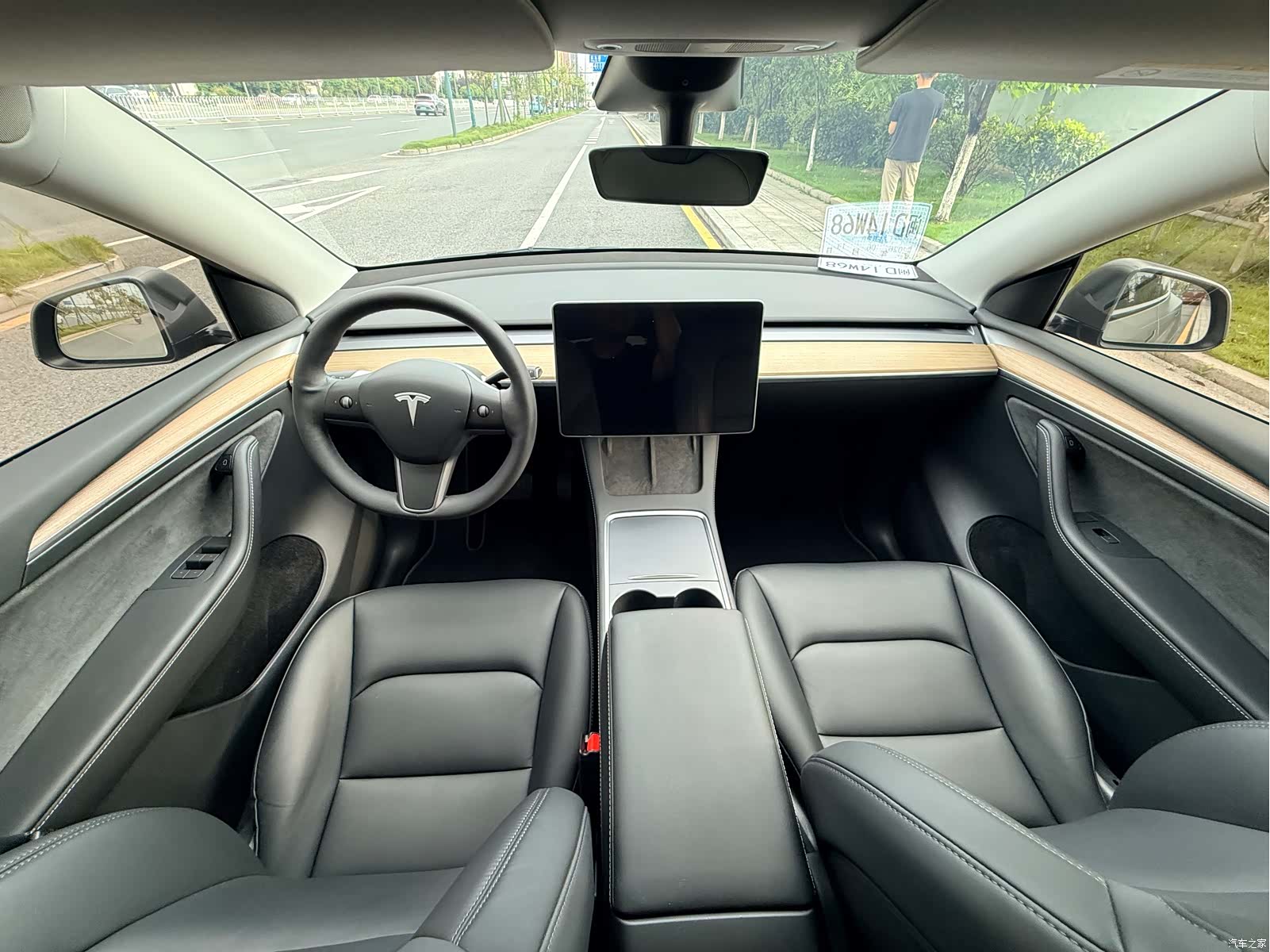 Tesla Model Y, 2022 17