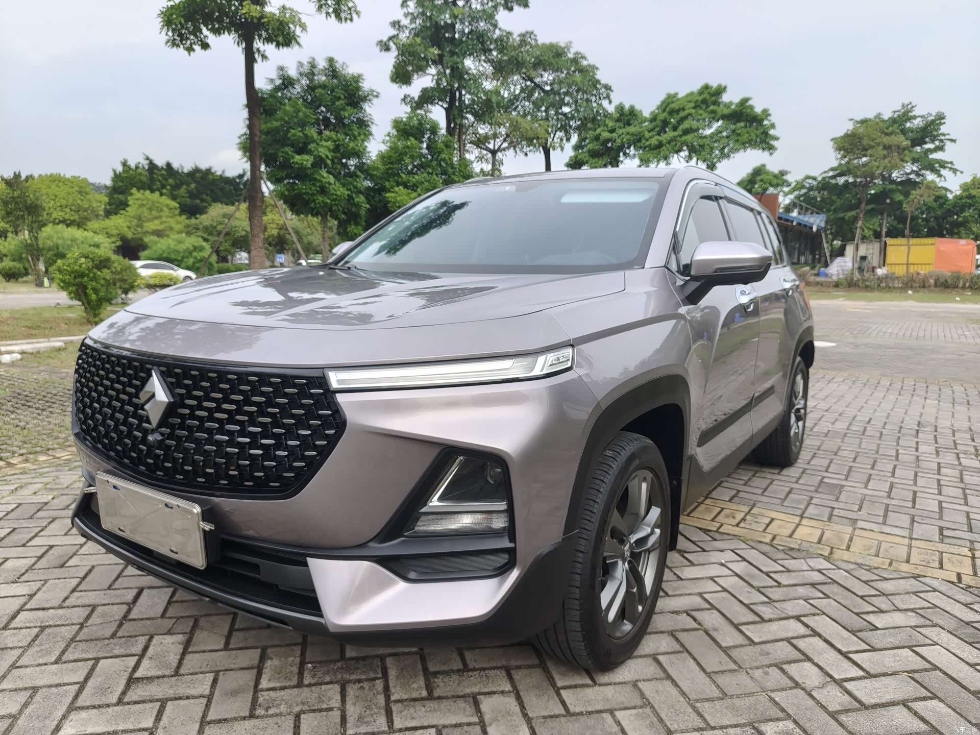 Wuling RS-5