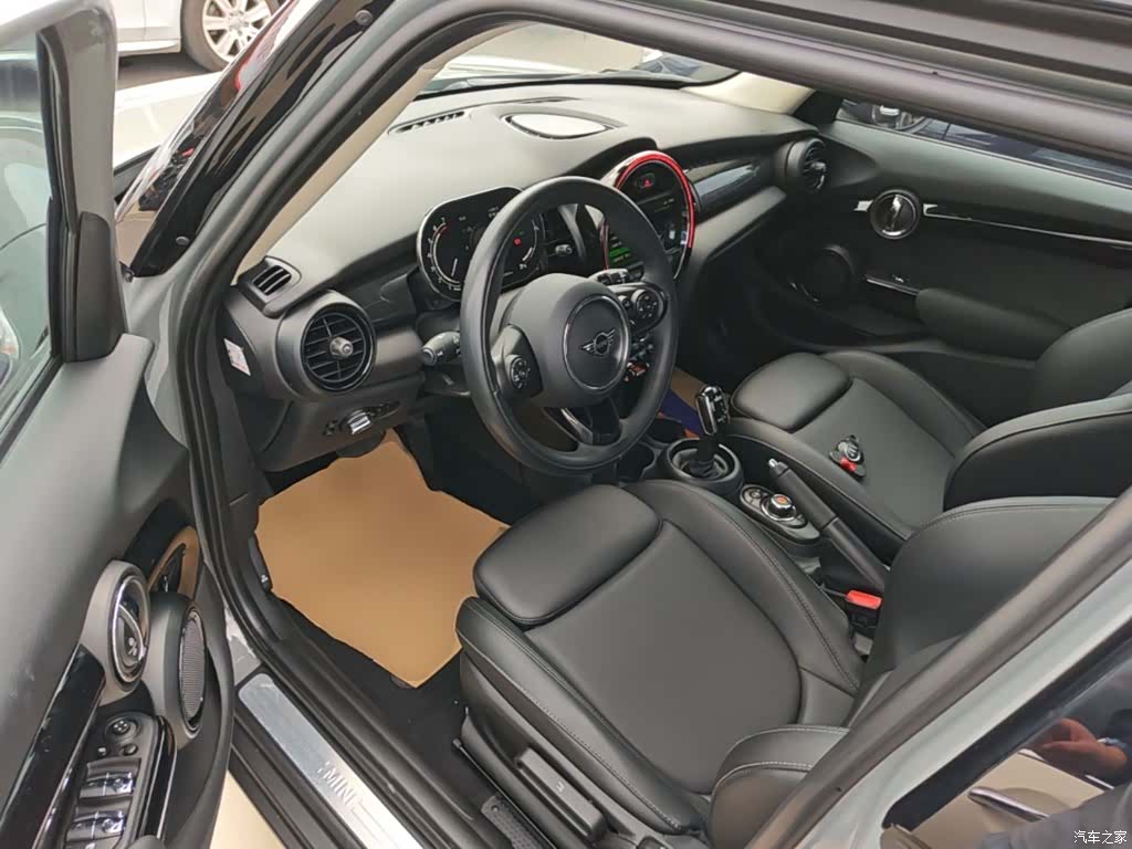 Mini ONE, 2021 16