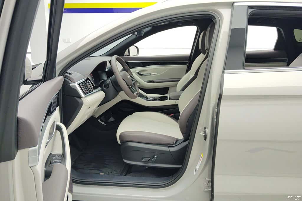 BYD Song, 2025 9