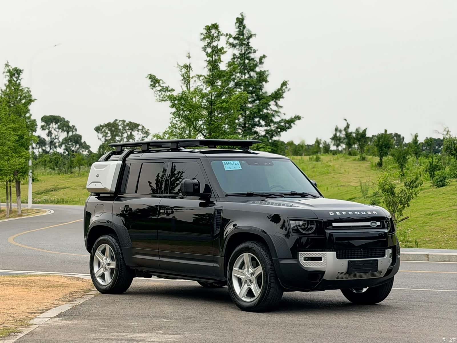 Land Rover Defender, 2020 3