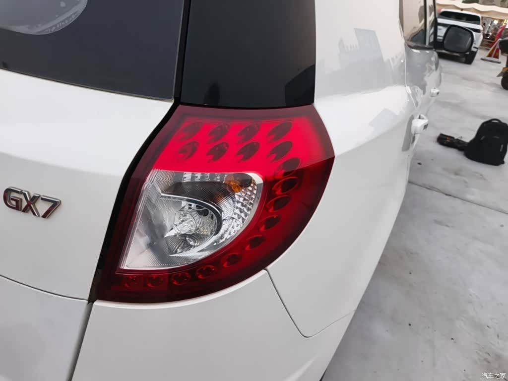 Geely GX7, 2014 8