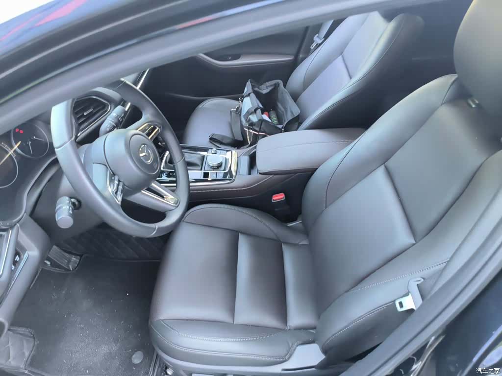 Mazda CX-30, 2025 8