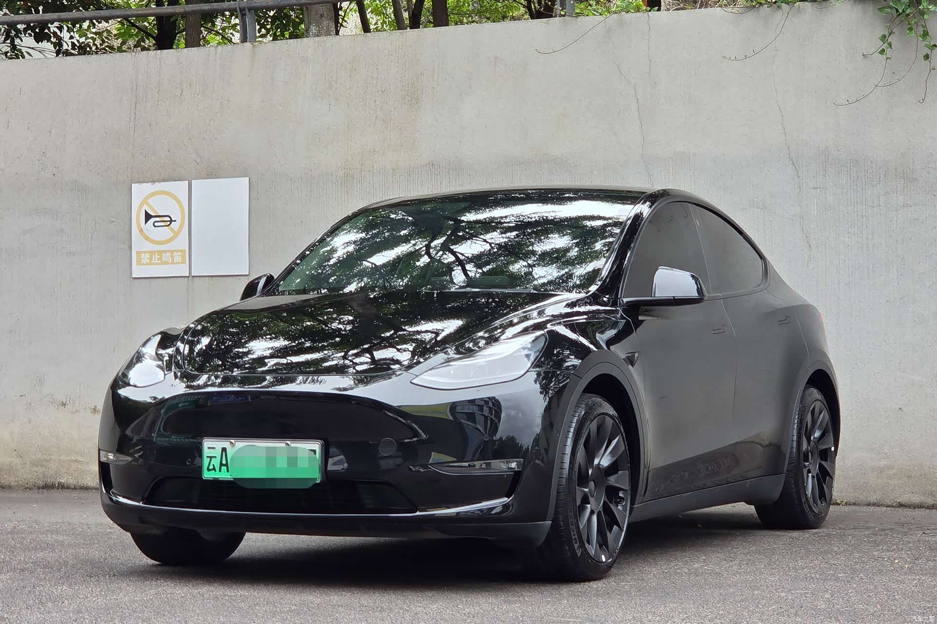 Tesla Model Y, 2021 1