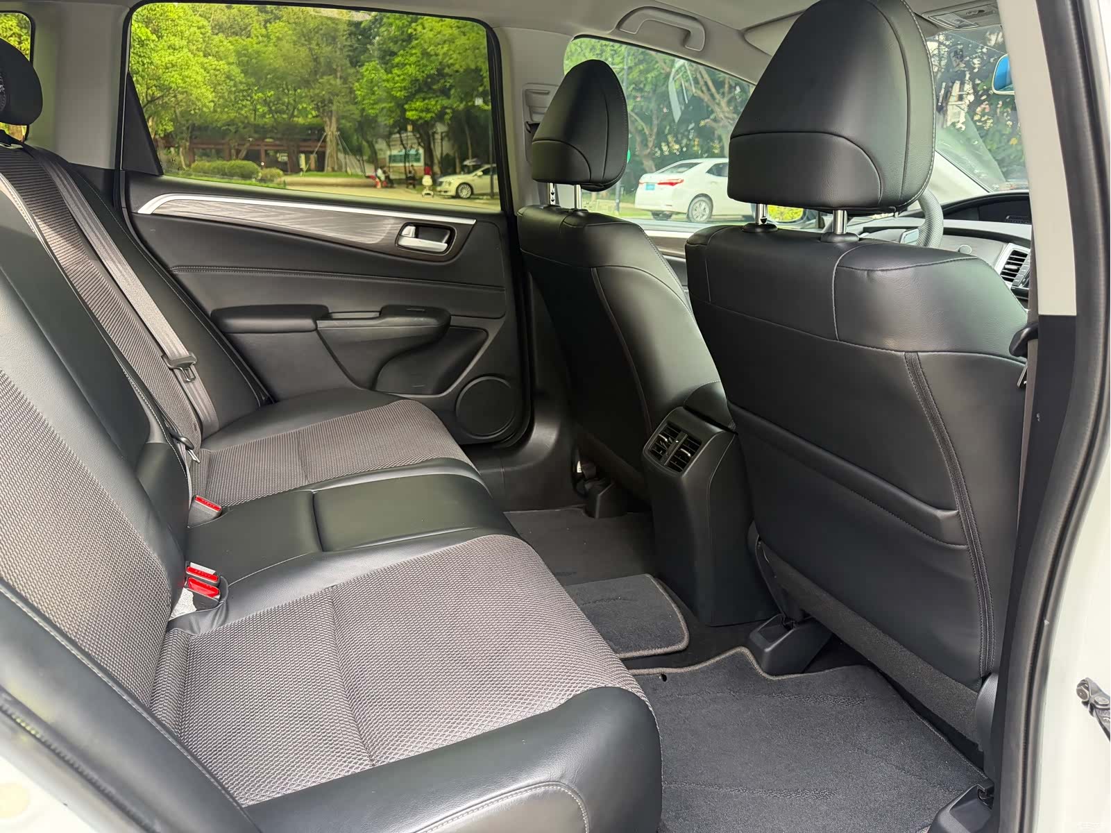 Honda Jade, 2016 11