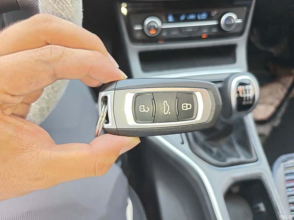 Geely Emgrand, 2019 15