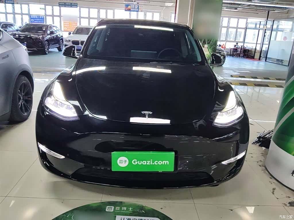 Tesla Model Y, 2023 3
