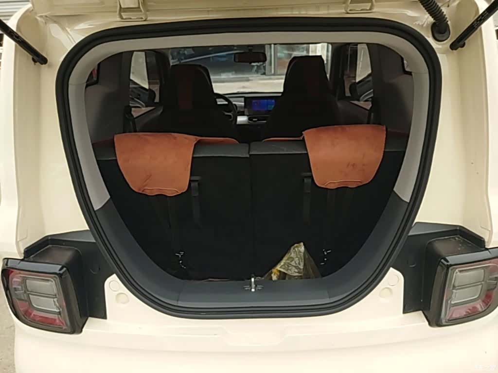 Geely Panda, 2025 19