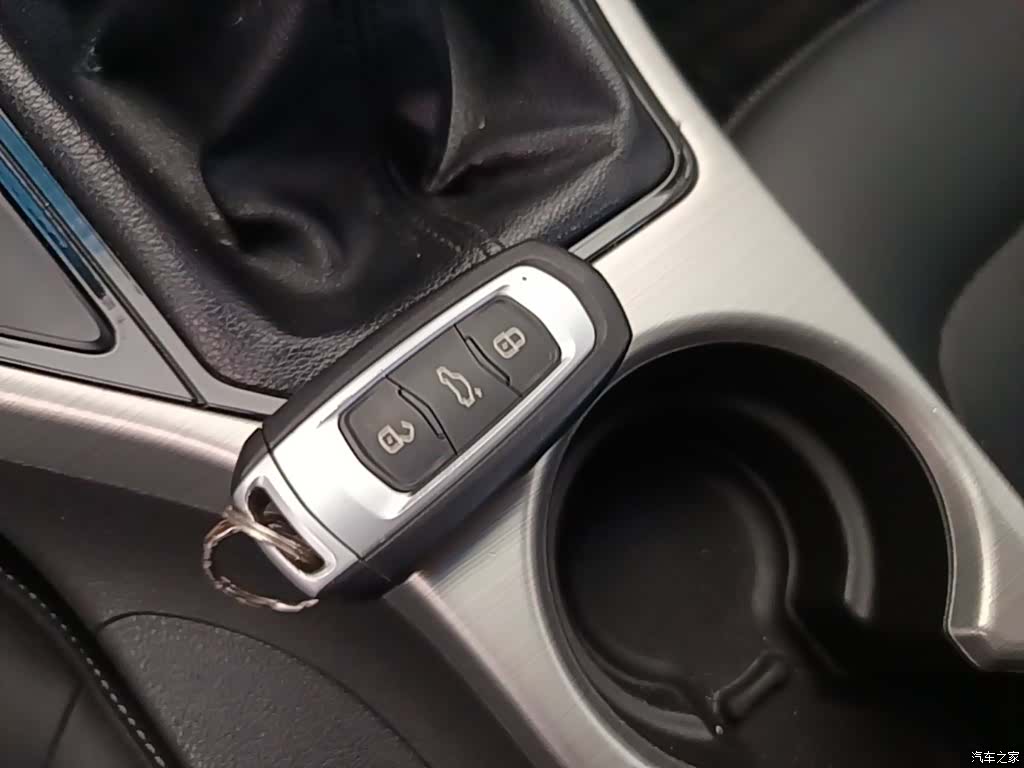 Geely Emgrand, 2017 9