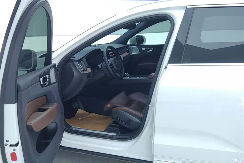 Volvo XC60, 2024 9