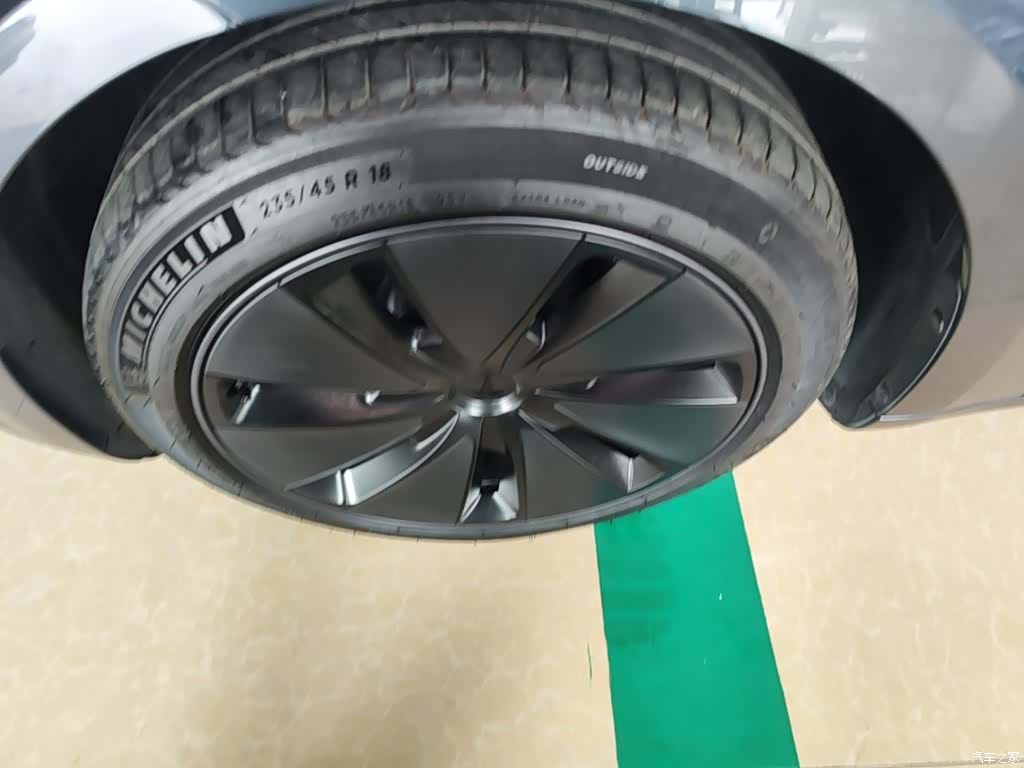Tesla Model 3, 2024 23