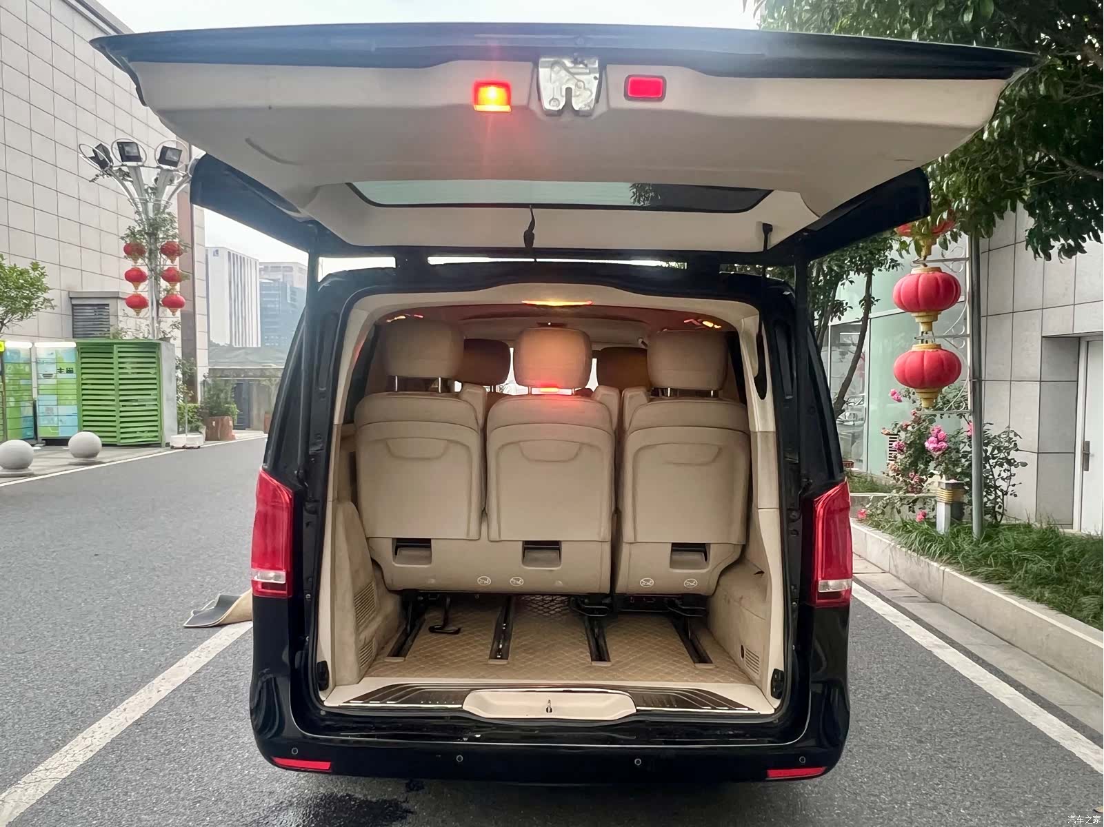 Mercedes-Benz V-Class, 2018 16