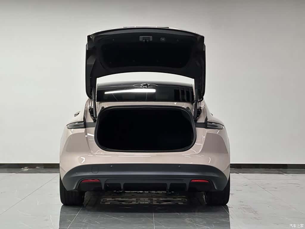 NIO ET5, 2024 9