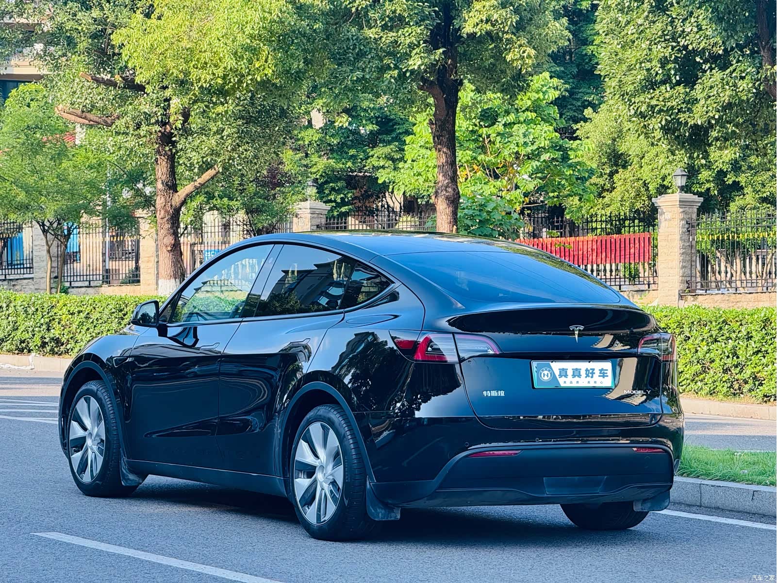 Tesla Model Y, 2023 4
