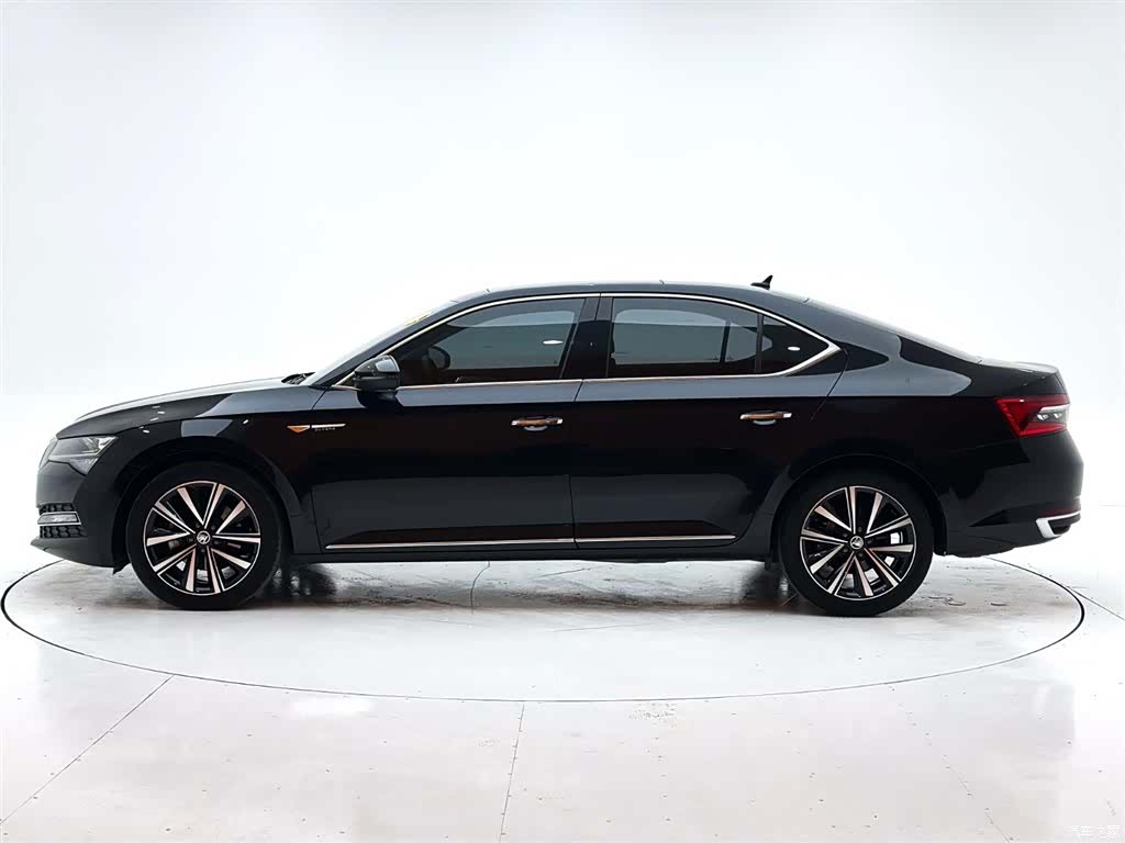 Skoda Superb, 2023 7