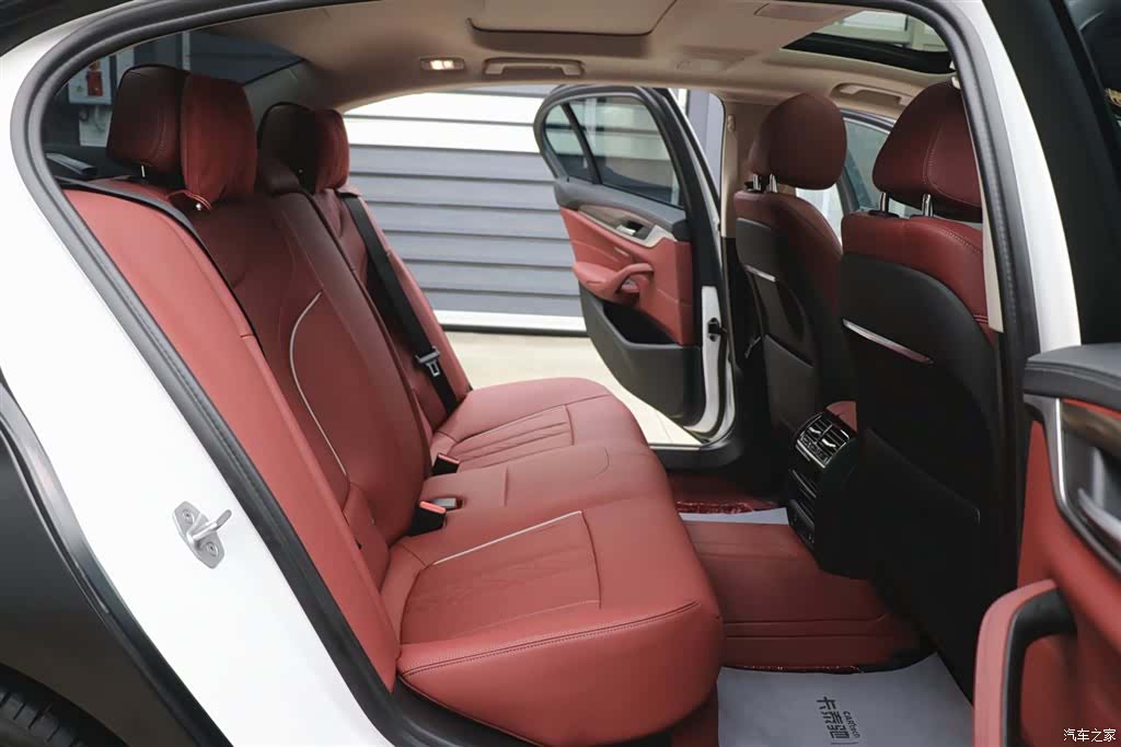 BMW 5 Series, 2023 23