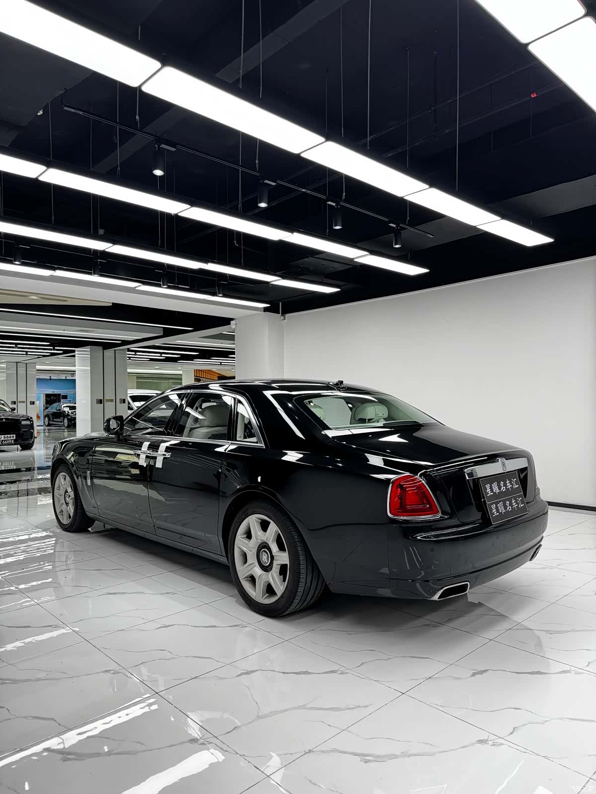 Rolls-Royce Ghost, 2011 4