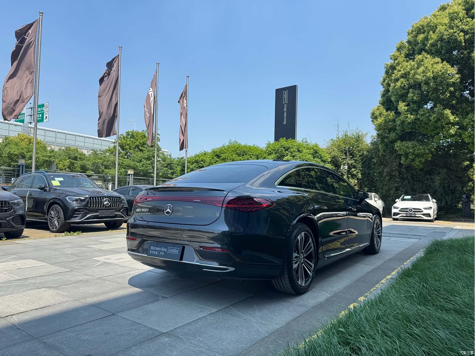 Mercedes-Benz EQS, 2024 19