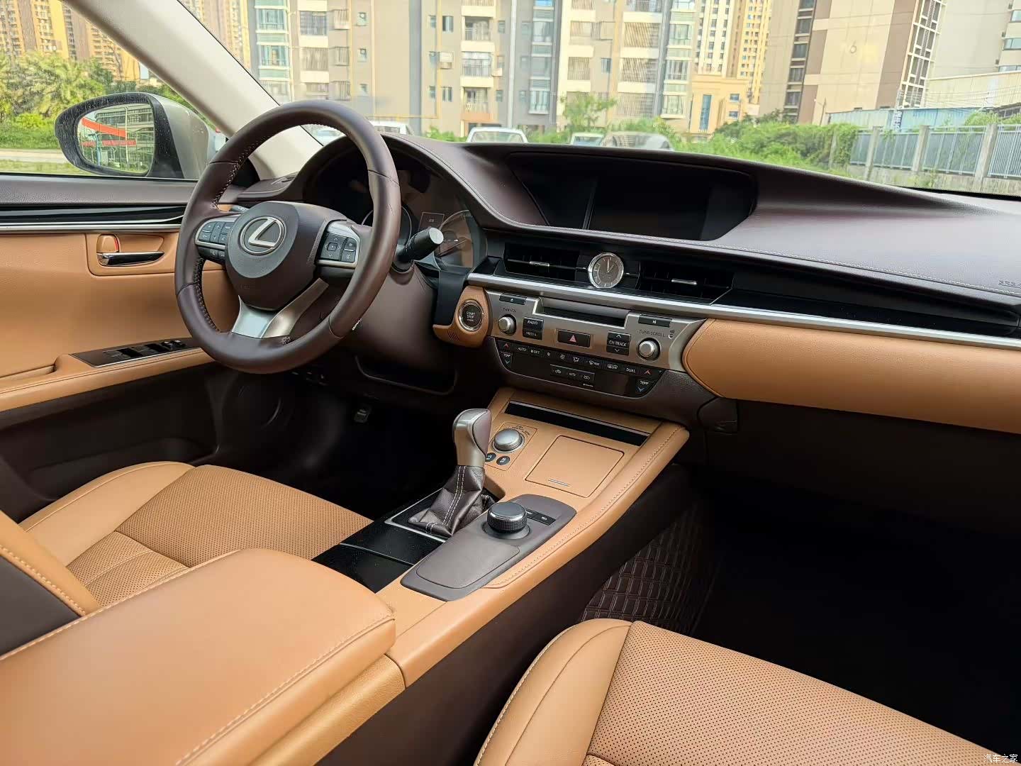Lexus ES, 2018 все фото