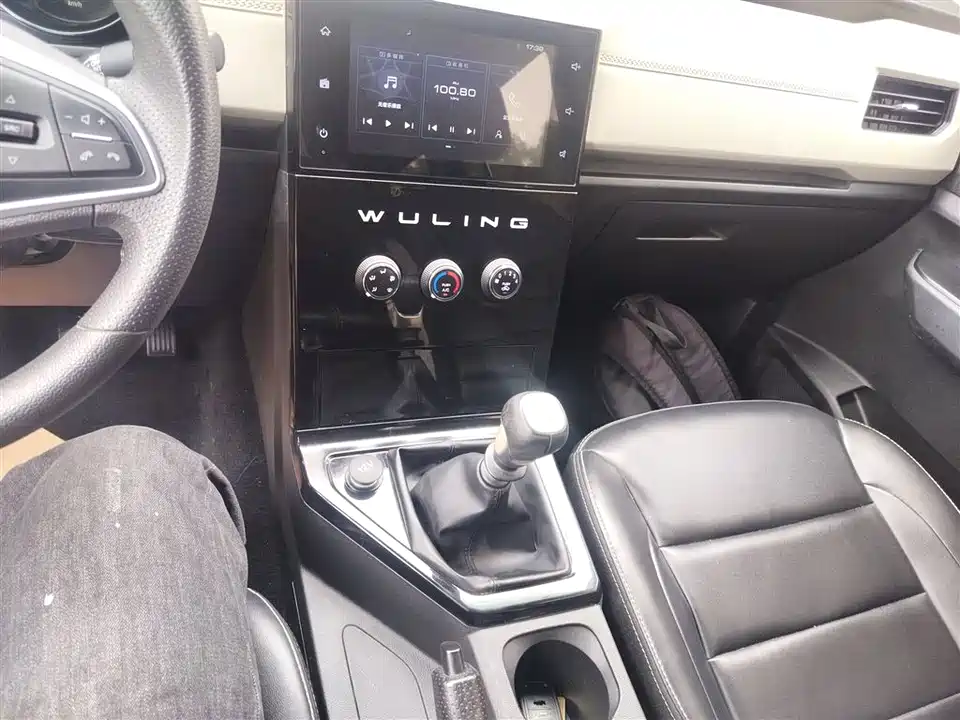 Wuling Wuling Hongguang PLUS