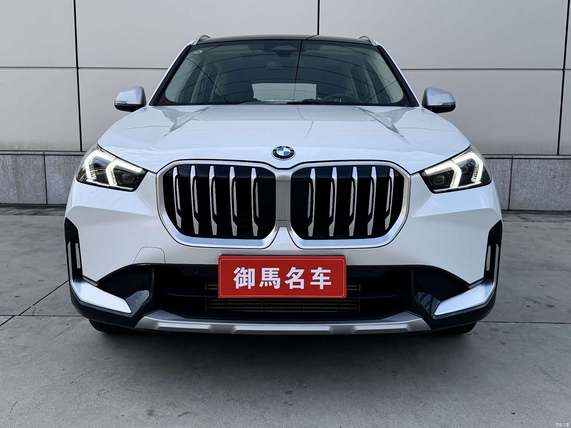 BMW X1, 2023 все фото
