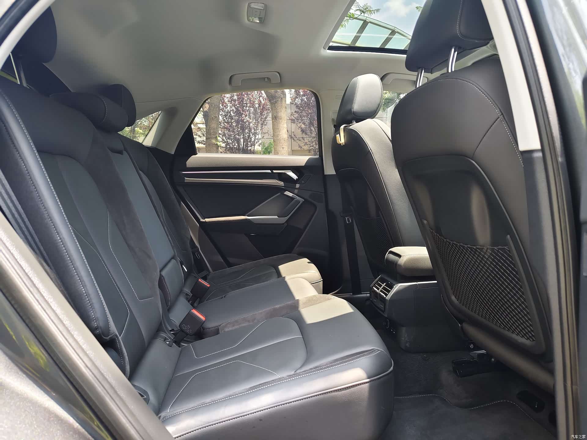 Audi Q3, 2022 10
