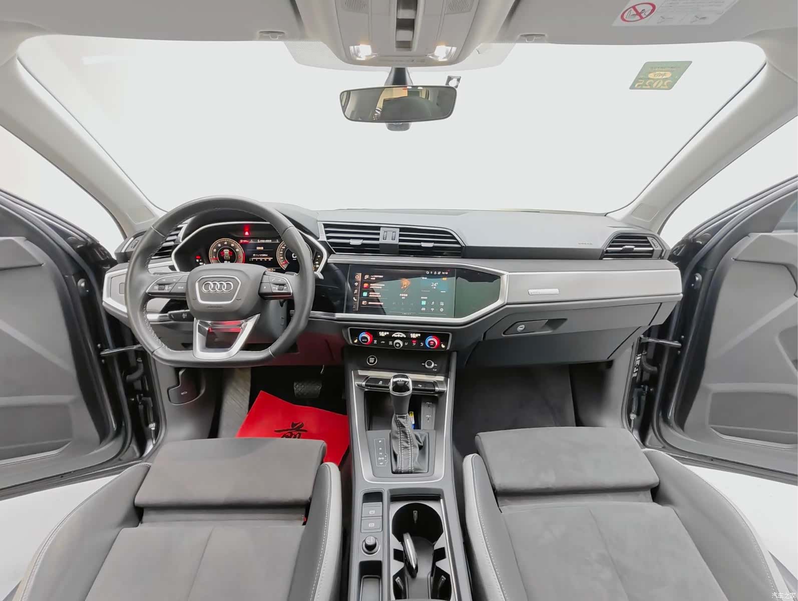 Audi Q3, 2023 14