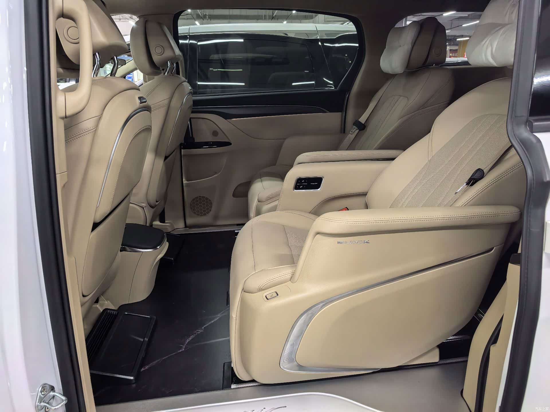 Buick GL8, 2025 6