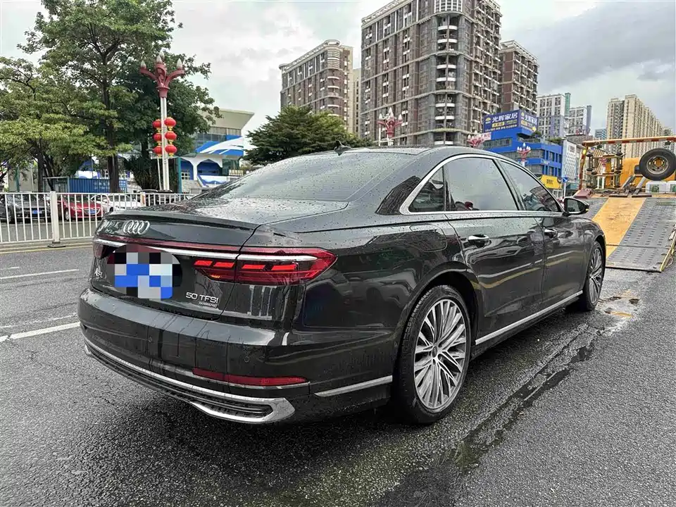Audi A8