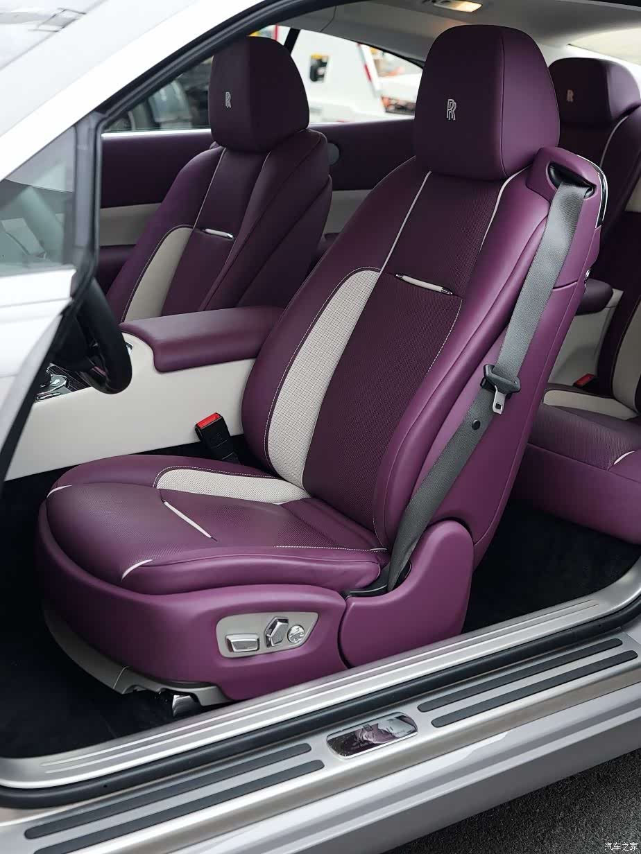 Rolls-Royce Wraith, 2022 15