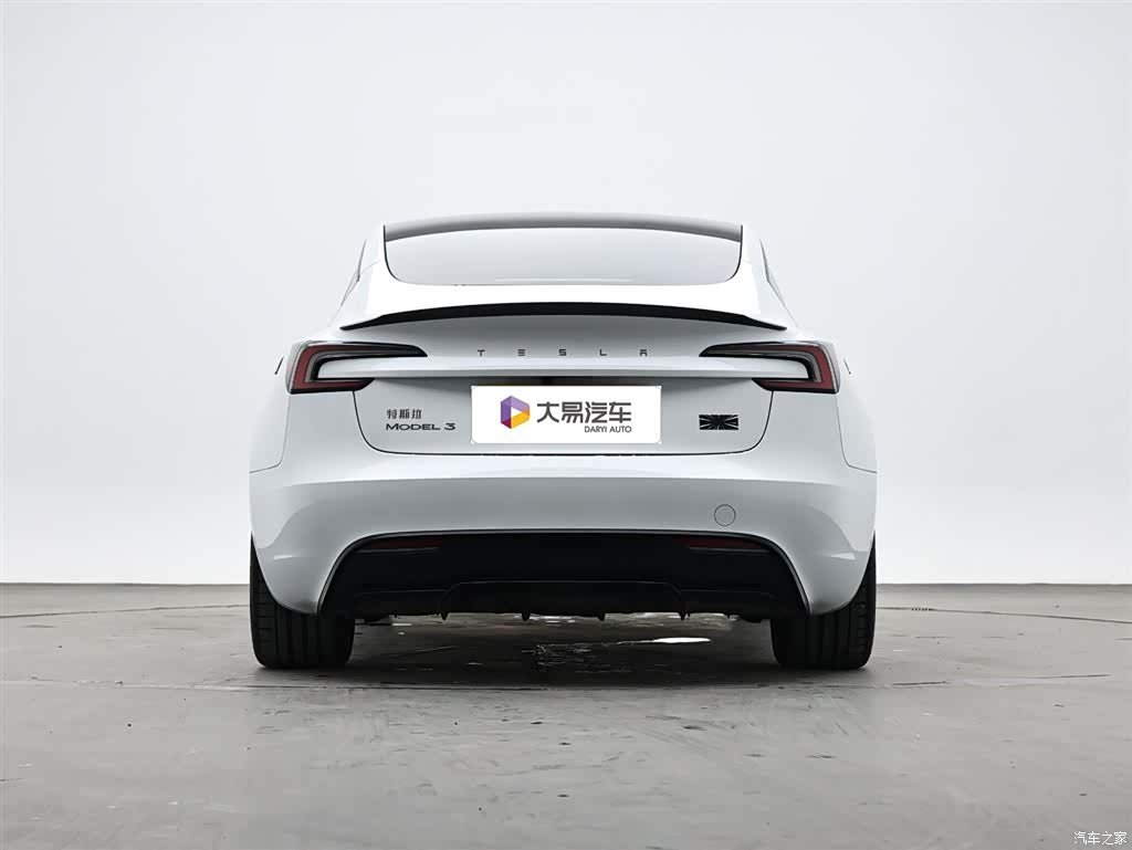 Tesla Model 3, 2024 4