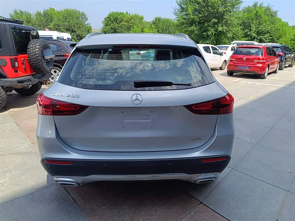 Mercedes-Benz GLA Mercedes-Benz GLA
