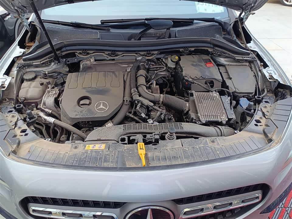 Mercedes-Benz GLA Mercedes-Benz GLA