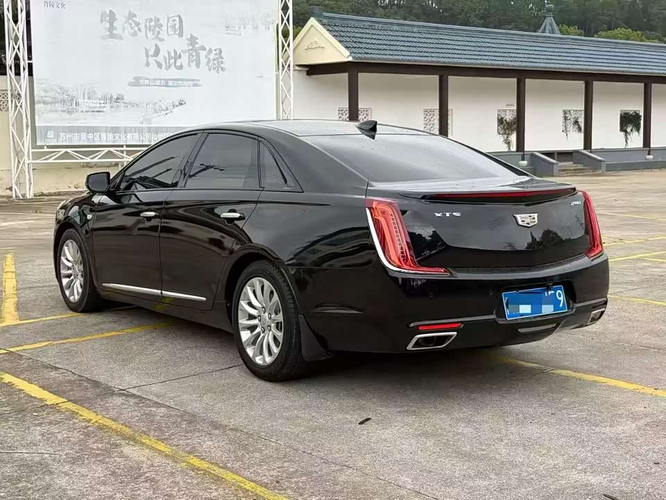 Cadillac XTS