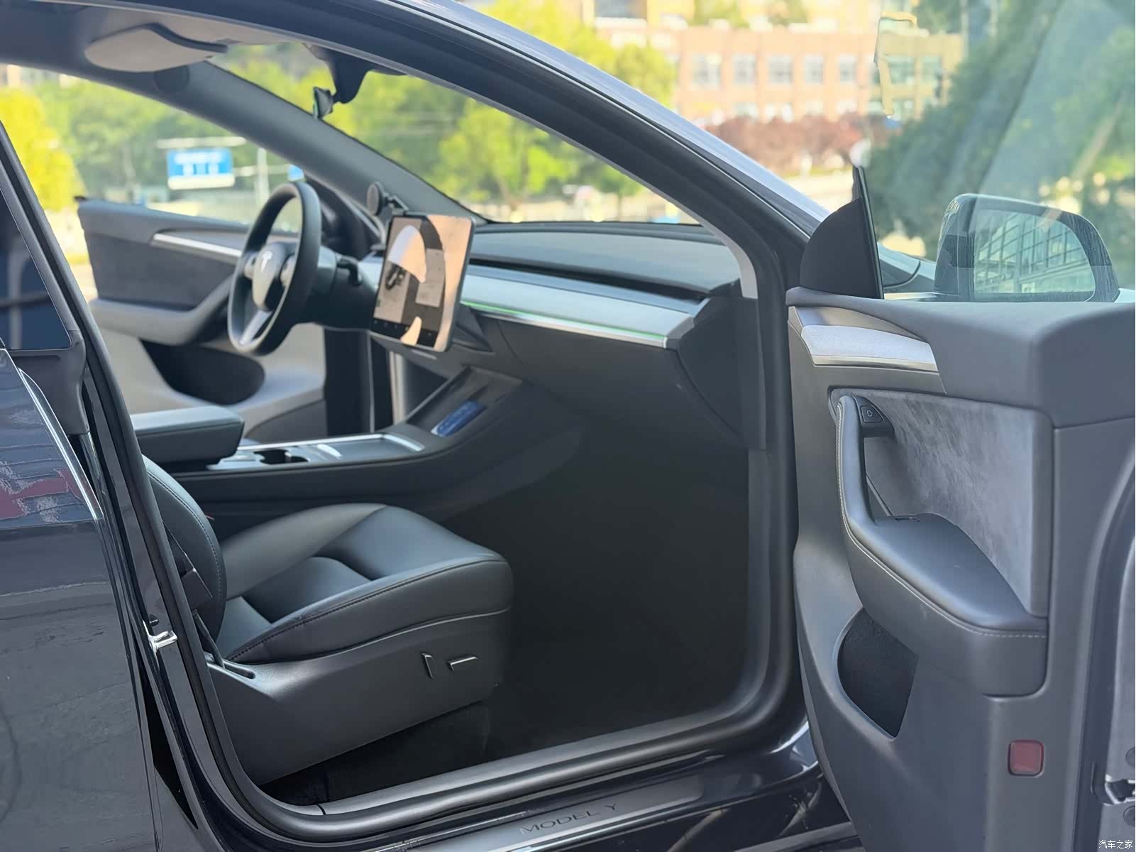 Tesla Model Y, 2024 7