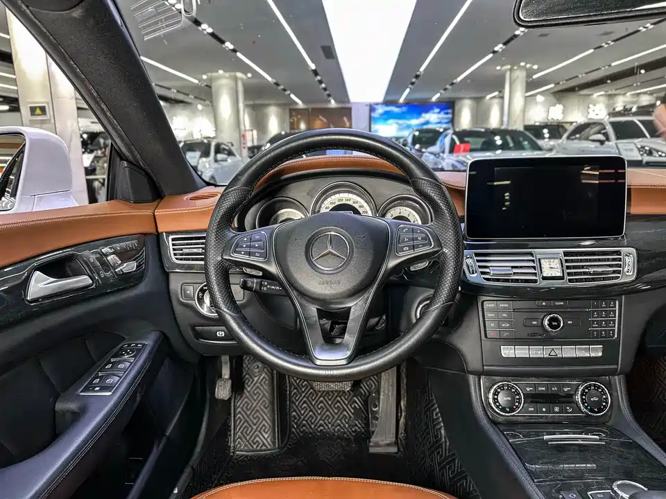 Mercedes-Benz CLS