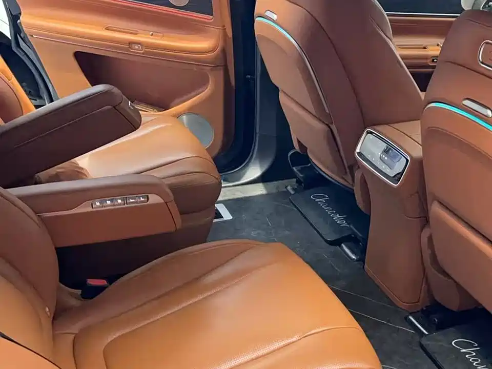 AITO Ask the world M9