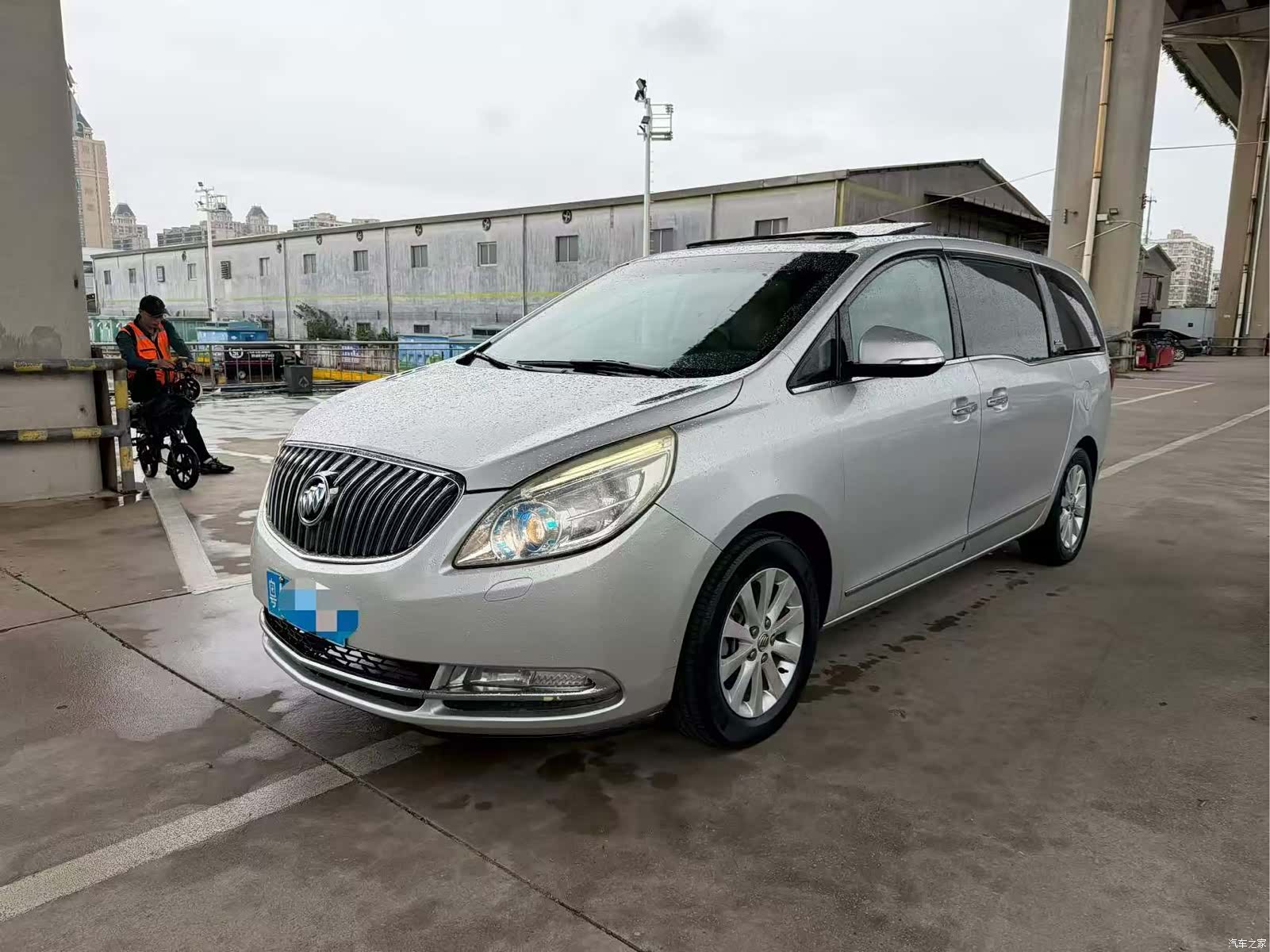 Buick GL8, 2014 1