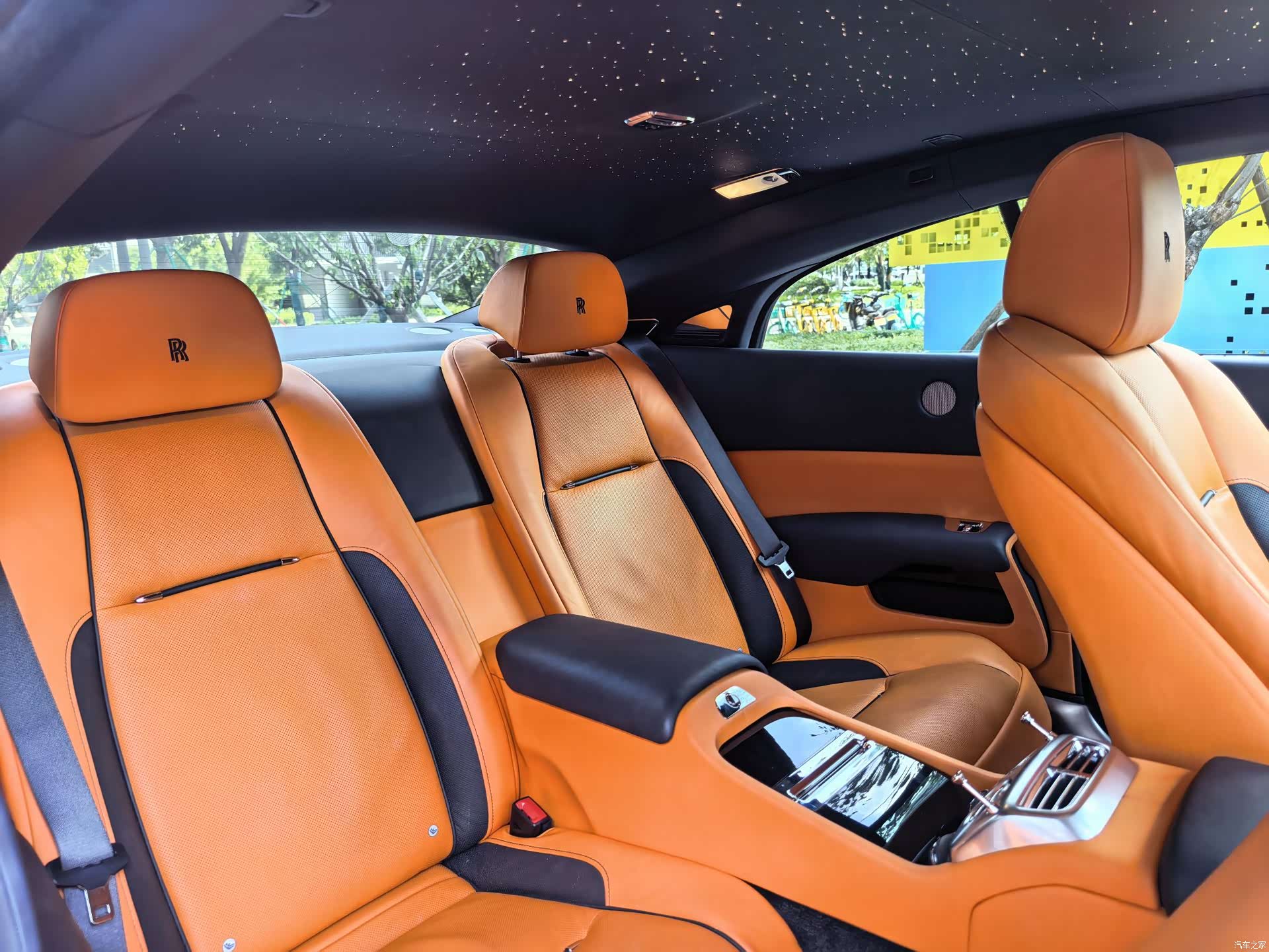 Rolls-Royce Wraith, 2022 13