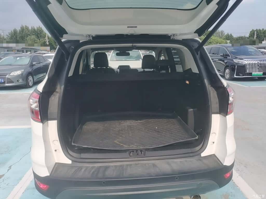 Ford Kuga, 2019 19