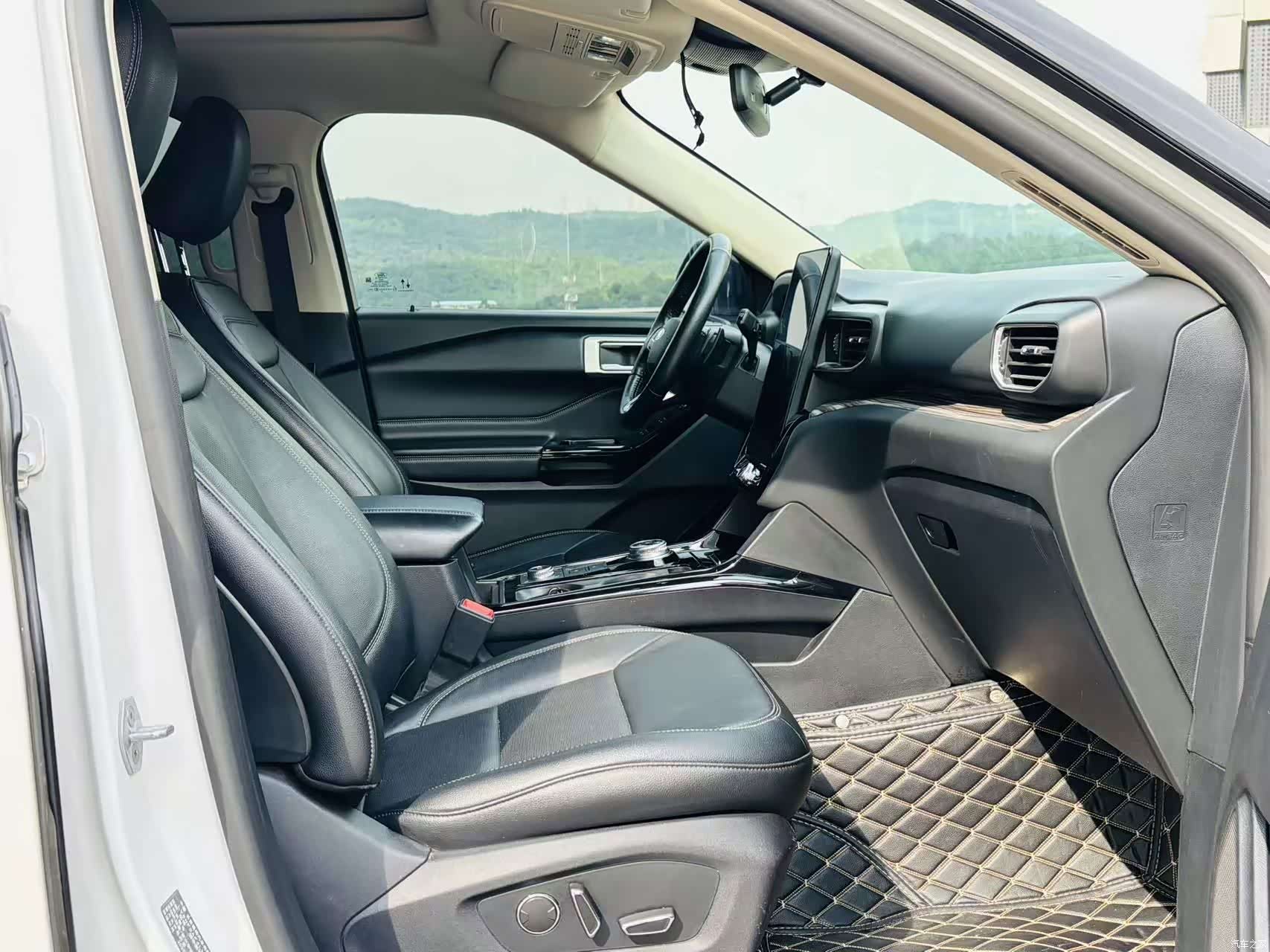 Ford Explorer, 2020 11