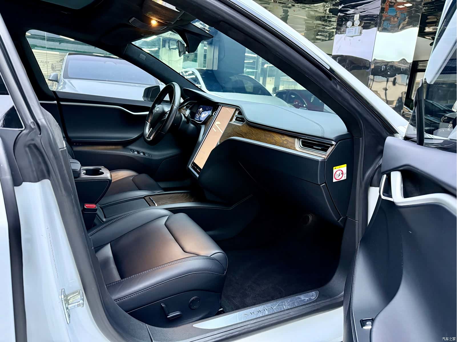 Tesla Model S, 2018 11