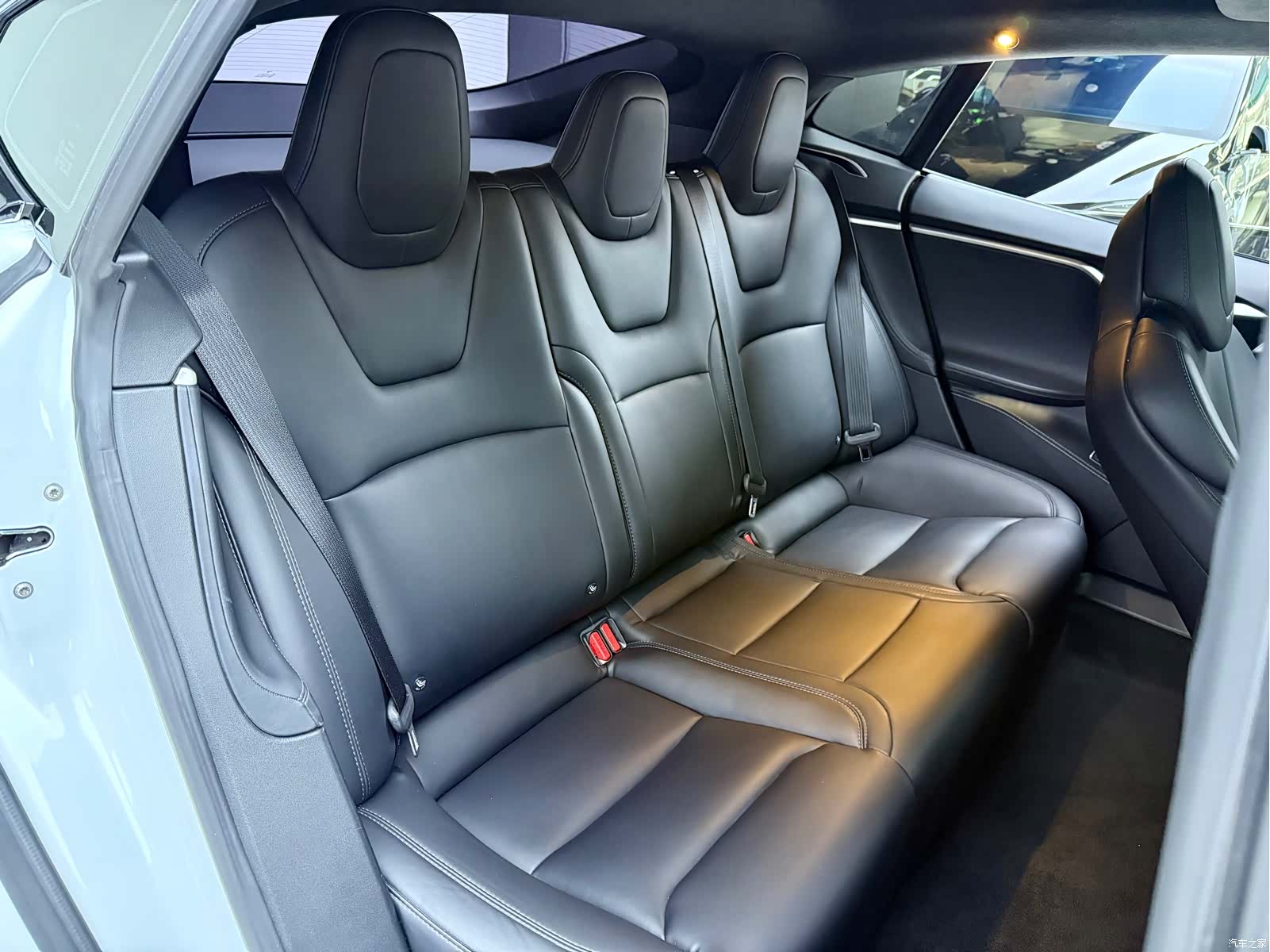Tesla Model S, 2018 13